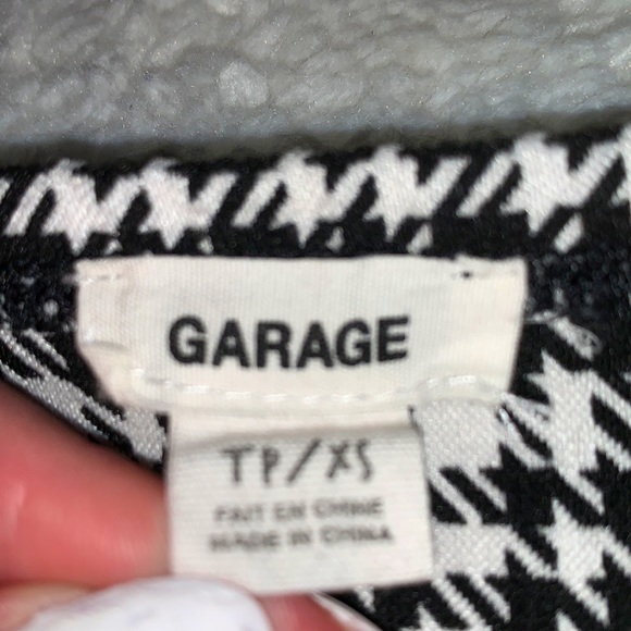 cropped garage tank!! size: xs - Picture 2 of 3